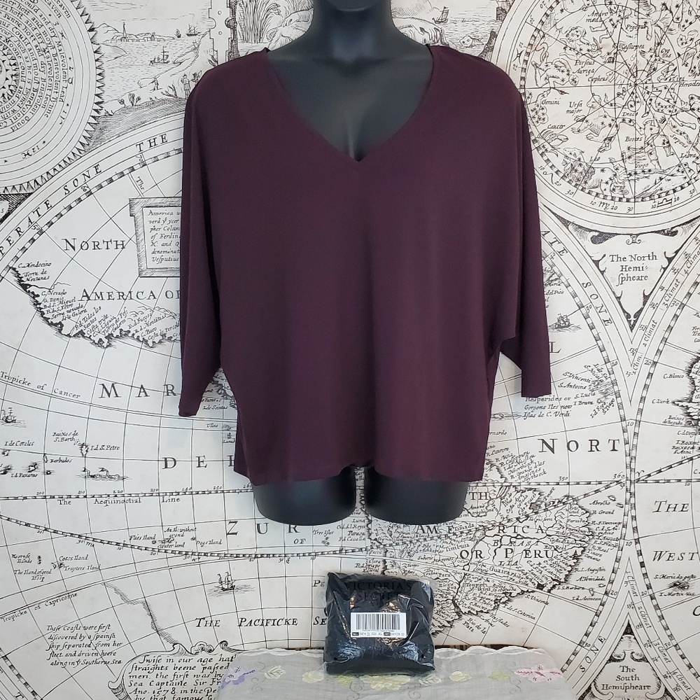 New bundle of 2 Victoria Sport v neck XL shirt